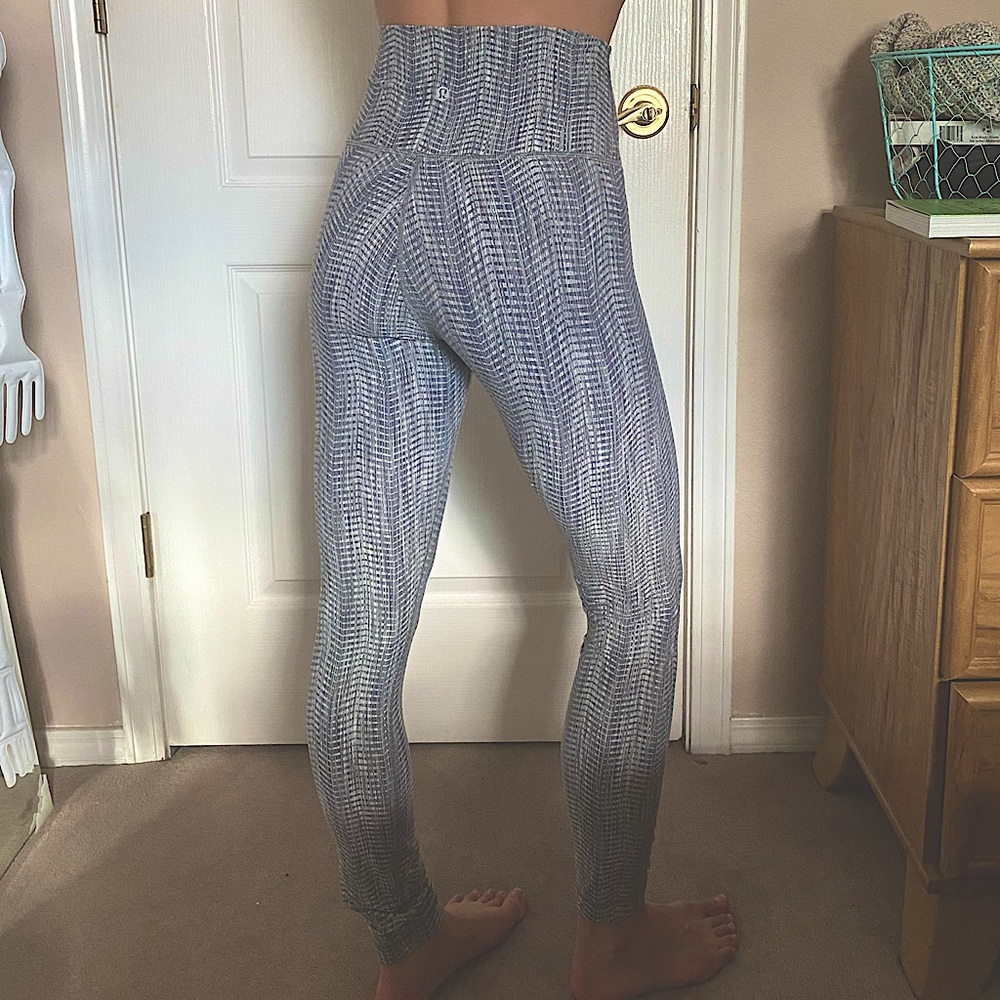 LULULEMON Gray Leggings Size 2